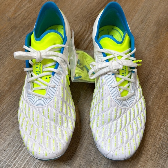 New Under Armour Women's Magnetico Elite 3 FG Soccer Cleats Size 8 Size 9 - Picture 4 of 9